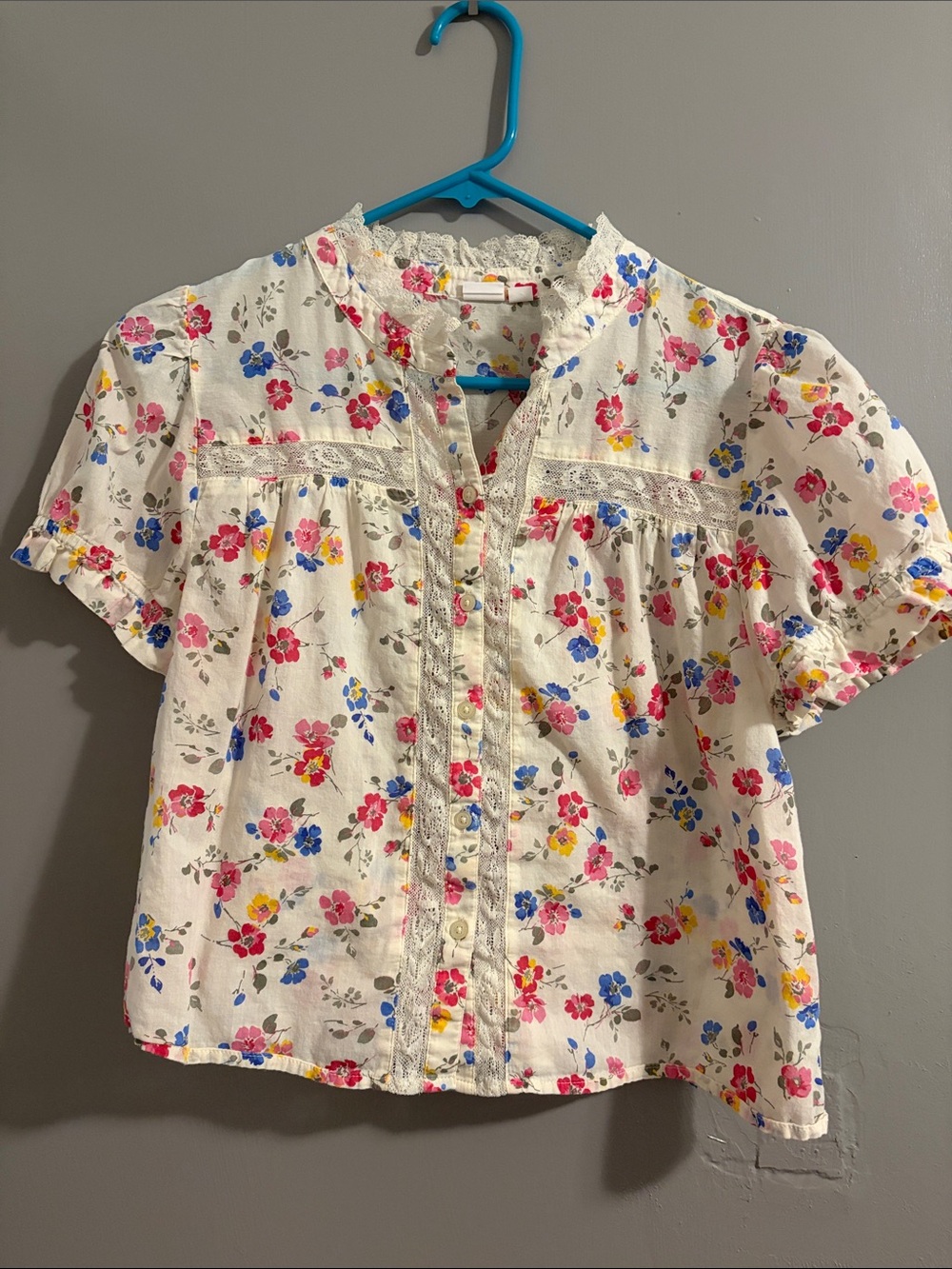 Women’s Floral Button-Front Top - White with Pink & Blue Flowers